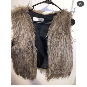 Women’s faux fur vest